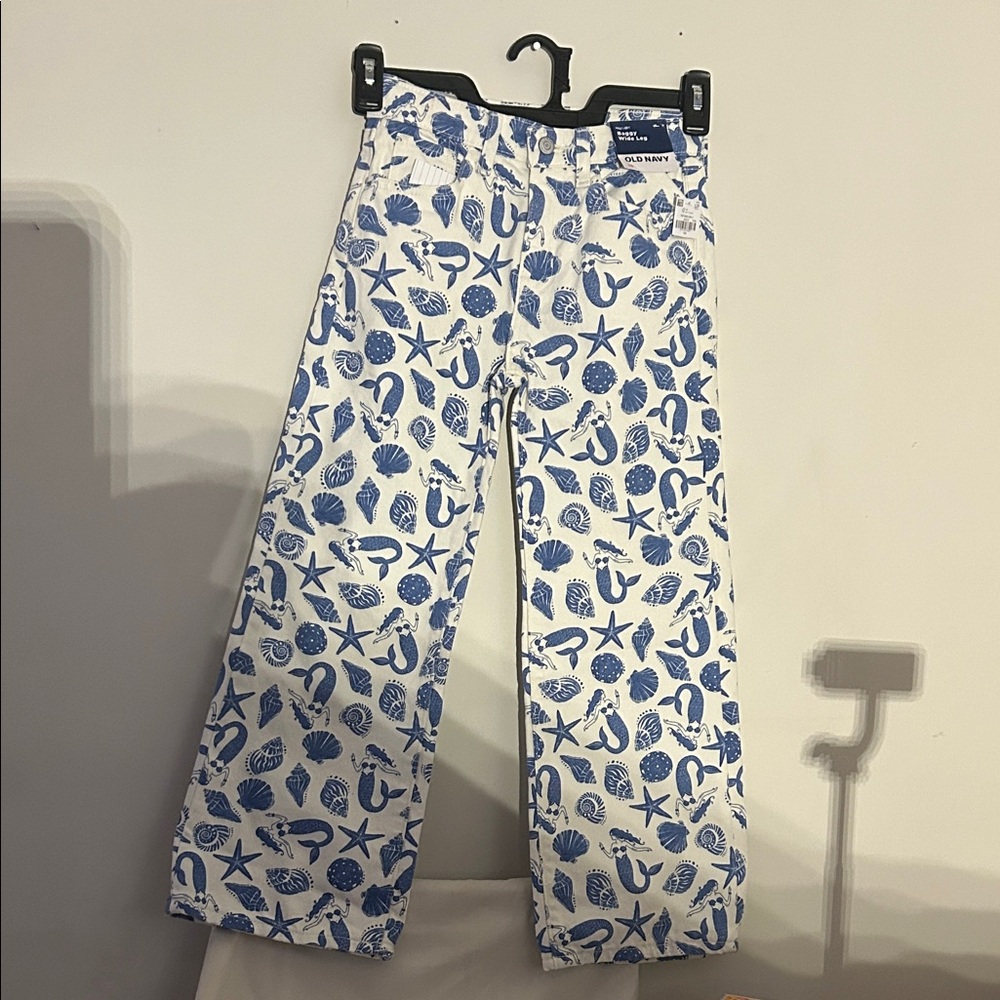 Old Navy Blue and White Sea Life Print Pants